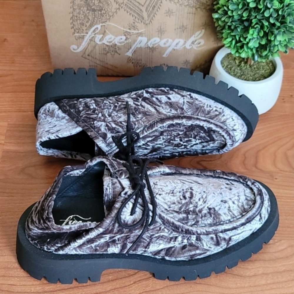 FREE PEOPLE Convertible Velvet Loafer Size 8.5/39 EU - Picture 3 of 6